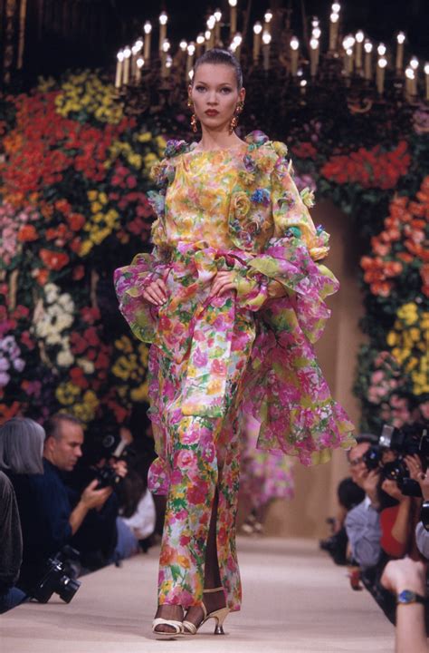 haute couture show 90s